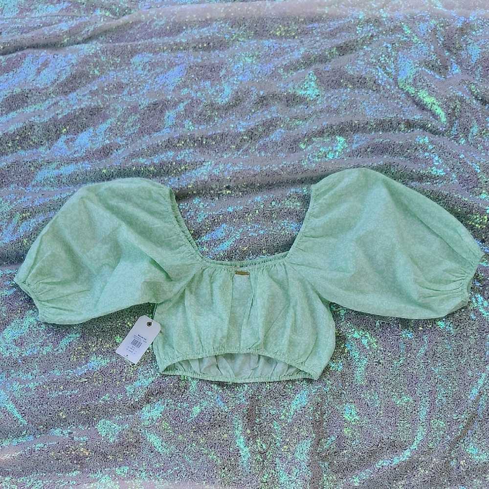 Billabong Green Floral Puffed Sleeve Cropped Blouse Medium NWT